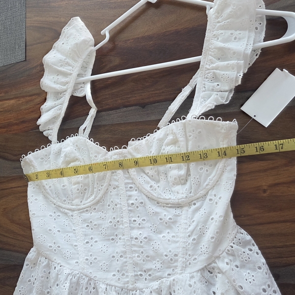 Astr Adorable White Eyelet Ruffle Strap Top Tie Up Back Zipper Boning NWT Med - Picture 3 of 12